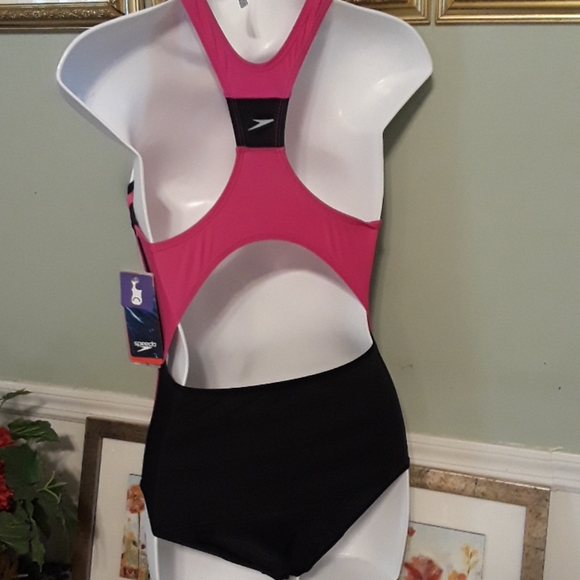 PRICE DROP TODAY NWT CUTE YOUTH SWIMSUIT - Picture 3 of 7